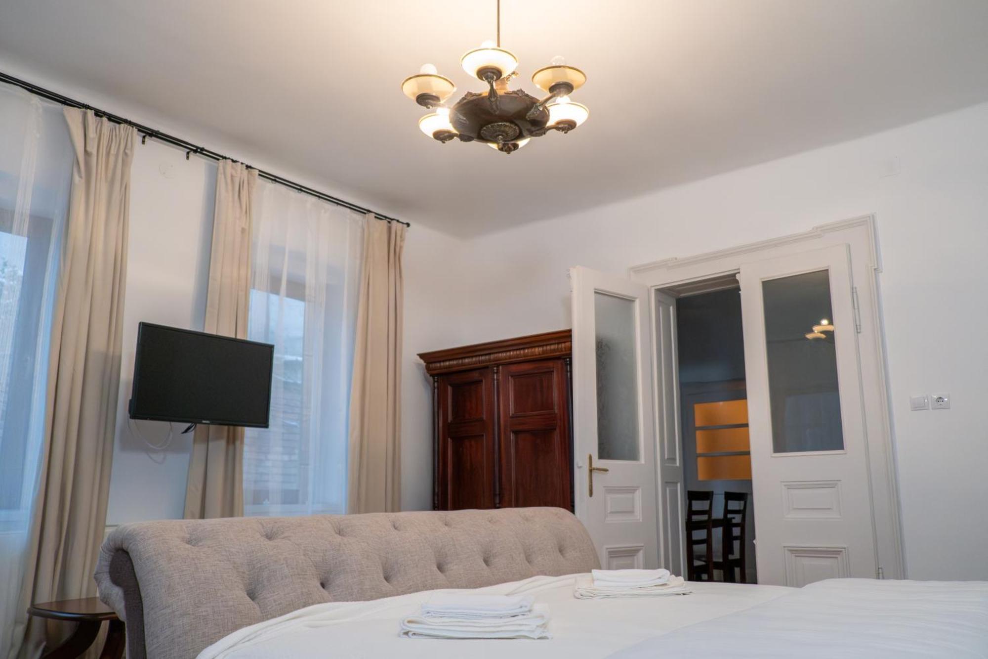 Casa Puscariu Apartman Brassó Kültér fotó